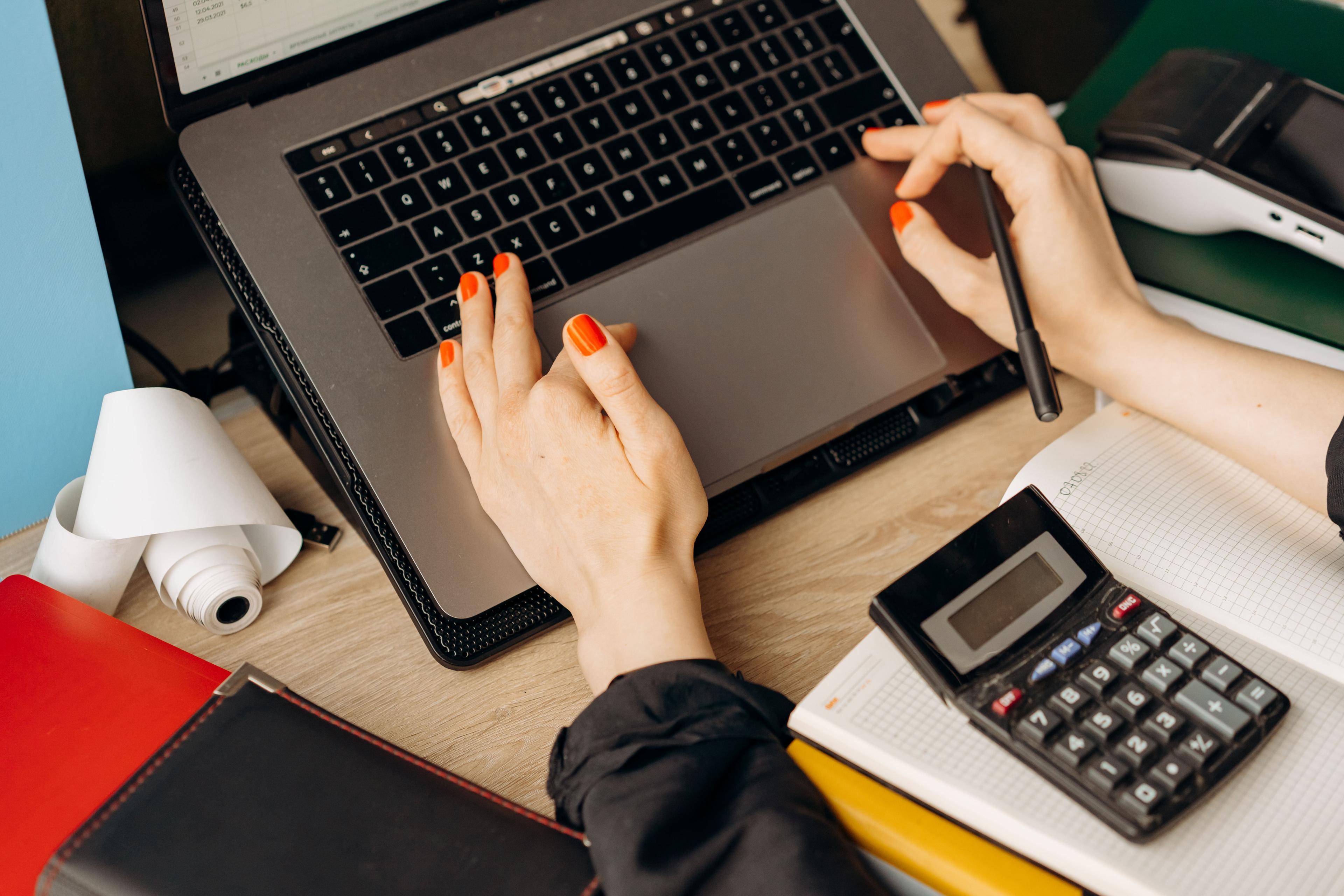 How Can a Virtual Payroll Assistant Help?
